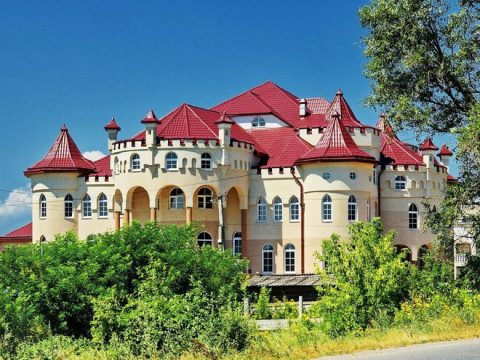 Трудові мігранти з України все частіше інвестують у нерухомість на батьківщині