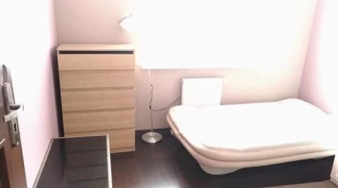 В аренду не проходная комната для пары.