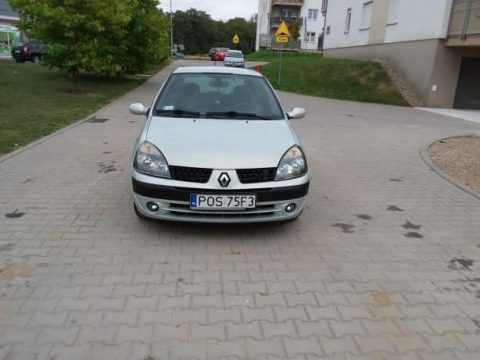Sprzedaż samochoda renault clio 1,6 benzynę 2002r.