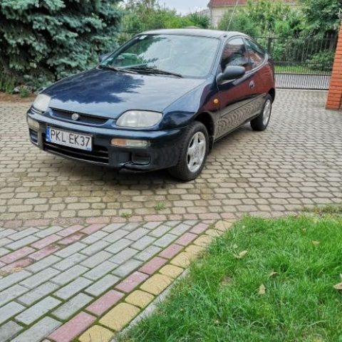 Mazda 323 1,5 benz 170 tys