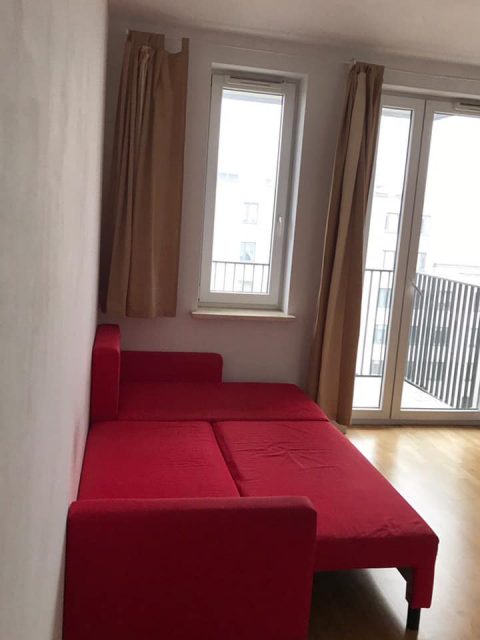 Ищу соседку в комнату от 10 ноября(Bemowo).