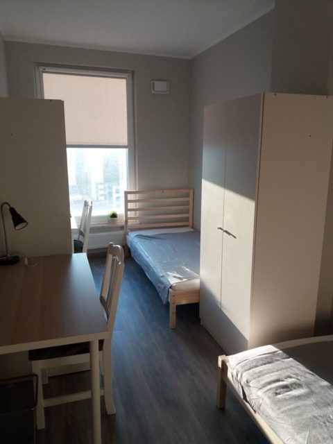 Pokój 2-osobowy w mieszkaniu 3-pokojowym z salonem