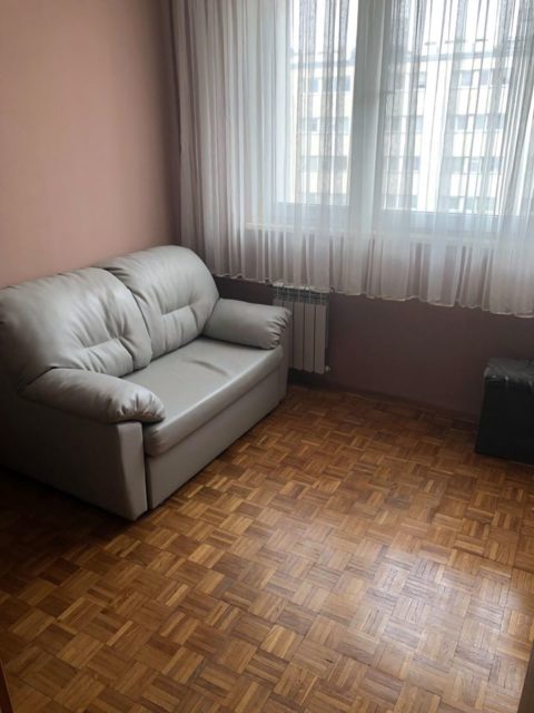 Pokój do wynajęcia w Warszawie w mieszkaniu 3 pokojowym.