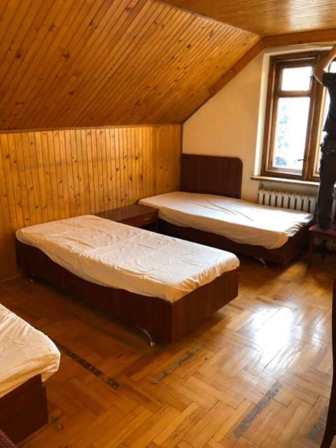 Осталось 4 свободных койко-места ( адрес: aleja Dębowa 23 )