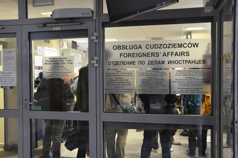 Українська трудова міграція до Польщі перетворюється на довготривалу. Вплинув зокрема й коронавірус