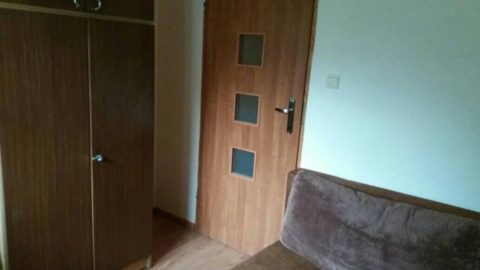 Сдам отдельную не проходную комнату для пары.