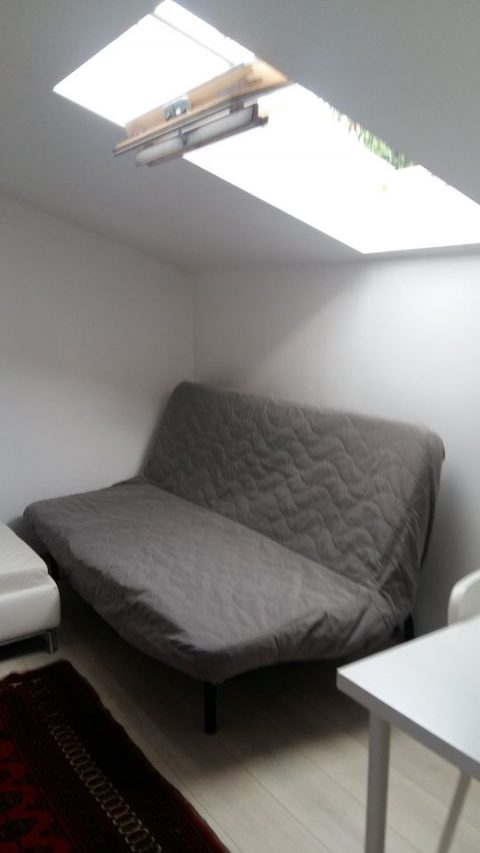 pokój 16 mkw w 3 pokojowym mieszkaniu.