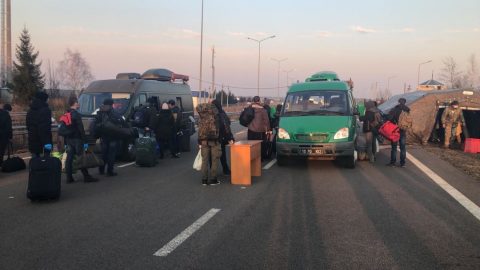 Піший перехід замість в Шегині тимчасово працював у Краківці