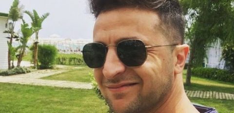 Президент України закликає земляків менше їздити за кордон