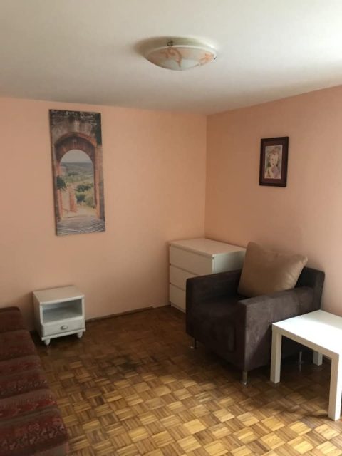 Велика кімната для дівчини, або хлопця