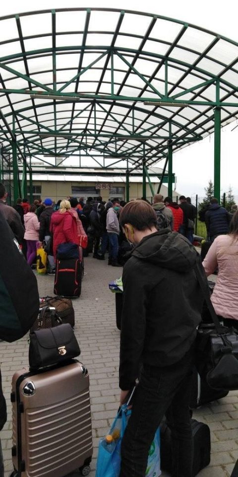 Наочна популярність пішого пункту Шегині-Медика — черги у дві сторони