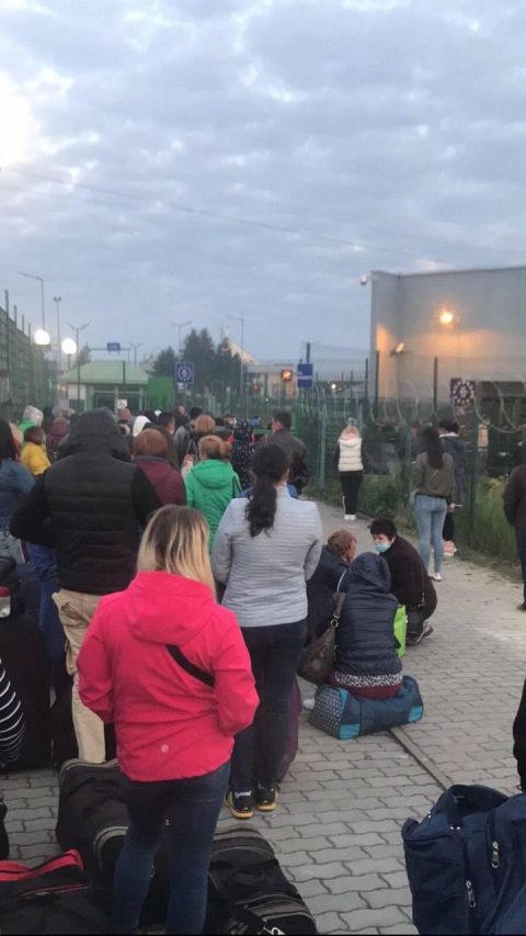 Зростає кількість українців, які прямують у Польщу через пункт пропуску “Шегині”