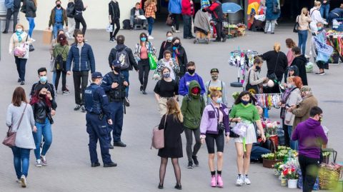 14 серпня Польща вводить новий поділ на «червону», «жовту» та «зелену» зони