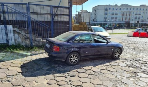 П’яні українці не змогли виїхати зі стоянки залізничного вокзалу у Кєльцях