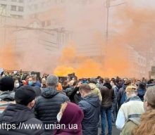 Протести У Києві. Протестувальники вимагають відставки суддів Конституційного суду України