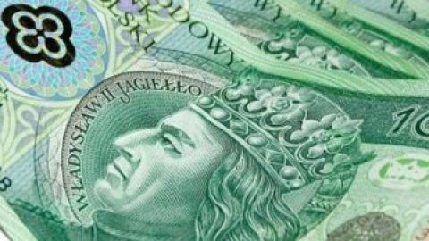 Курси валют. Злотий явно сильніший.